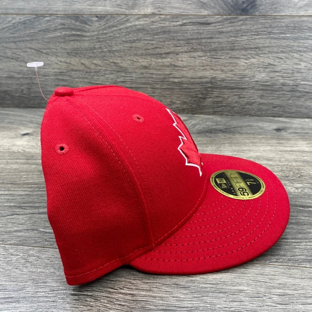 Toronto Blue Jays New Era 59FIFTY Low Profile Hat Mens 7 3/8 Red Maple Leaf Cap